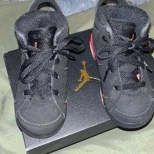 JORDAN 6 RETRO